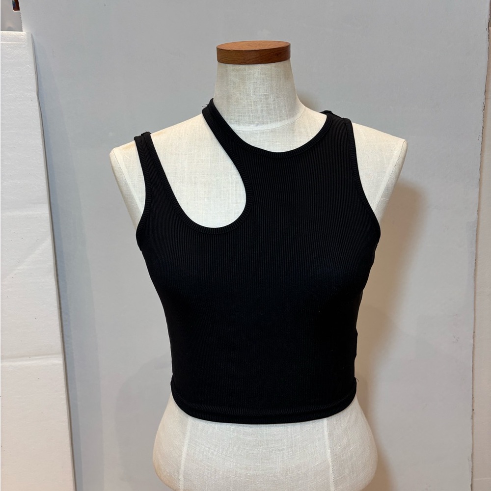 SHEIN Black Asymmetrical Crop Top